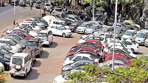 मुंबईला लाज आणणारी गोष्ट ! लॉकडाऊनच्या काळातही काय सुरु आहे वाचा...