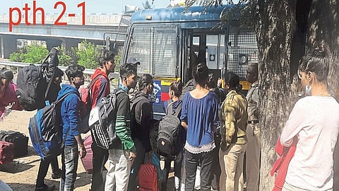 pathardi phata hotel.jpg