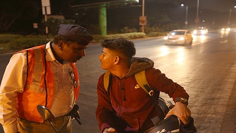 थर्टीफर्स्टला पिणाऱ्यांना पोलिसांनी केले असे 'काही'!