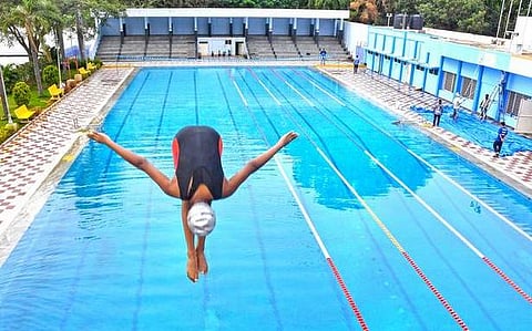 There will be crowds at the swimming pools