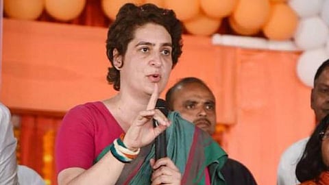 अर्थव्यवस्थेत मंदीचे वातावरण : प्रियांका गांधी