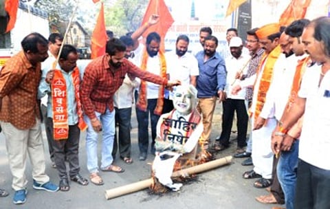 Burning of the statue of Yeddyurappa in kolhapur