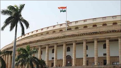 आधी वेतनवाढ; मग शेतकऱ्यांवरील चर्चा; खासदारांची आग्रही भूमिका