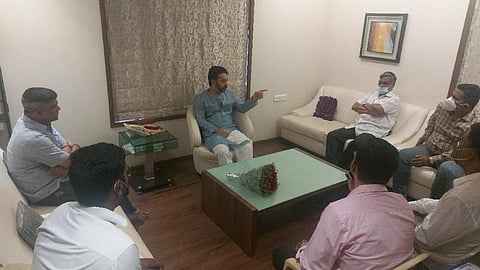 sellers and dealers of cashew in konkan meeting with nilesh rane in ratnagiri