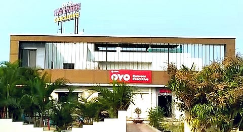 Hotel Ranveer's manager arrested in Sangali; The search for the owner continues