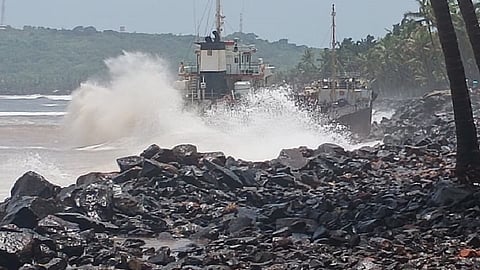 barrage caused major damage to the tide due to the new moon coming into the sea