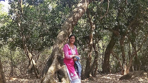 इंजिनिअर तरुणीला रानफुलांची वनस्पतीशास्त्रीय ओळख वाढवायचा छंद