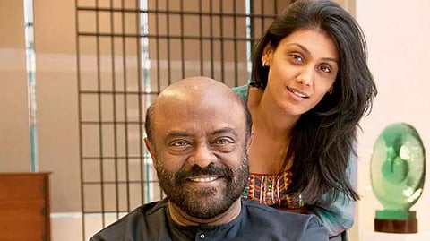 HCL shiv nadar left presidency for daughter roshni