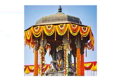 अस्मितेची द्वाही फिरविणारा शिवराज्याभिषेक