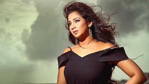 Shreya Ghoshal top ten bollywood songs information Marathi