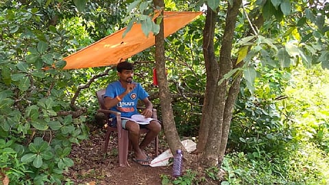 kokan student he is Deaf and dumb study for officers exam and study in forest area due to faces many problems in sindhudurg