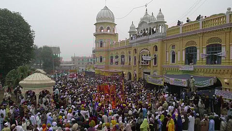 stone pelting at Nankana Gurudwara at Amritsar