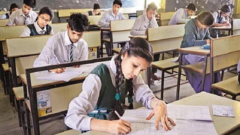 akola news The results of class XII did not get the desired marks, the student's extreme step due to fear of English
