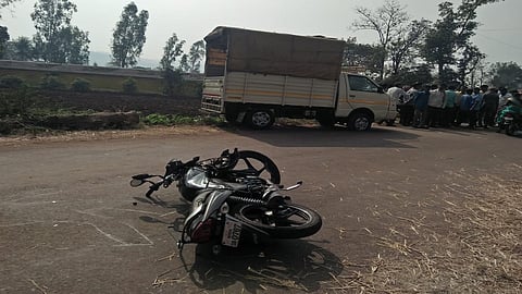 accident of two wheeler and tempo in radhanagari road one person dead in kolhapur