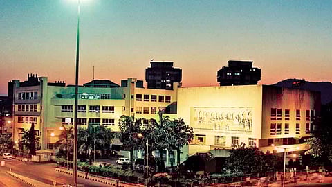 ठाणे शहरात कोरोना फोफावण्याचा धोका, पाहा ठाण्यात काय सुरु आहे