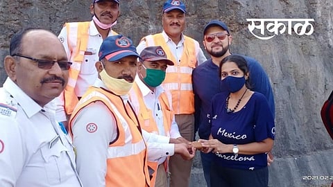 खंबाटकी घाटात माणूसकीची दर्शन!