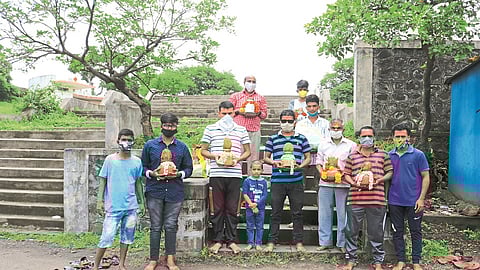 Carry water outside the entrance and greet Kalsa
