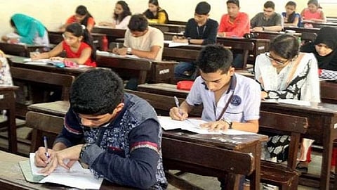 दहावी बारावीच्या विद्यार्थ्यांना आता द्यावी लागणार पूर्ण विषयाची परीक्षा; 25 टक्के अभ्यासक्रम कपातीचा दिलासा नाही