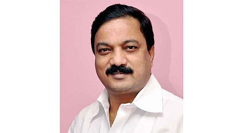 Ex MLA Parshuram Uparkar Comments On Government Officers