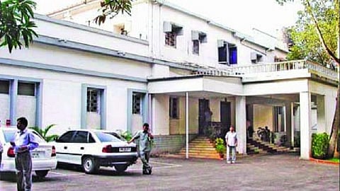 मंत्र्यांच्या बंगल्यांनी थकवले महापालिकेचे २४ लाख ५६ हजार; मुख्यमंत्र्यांचा 'वर्षा' देखील डिफॉल्टर