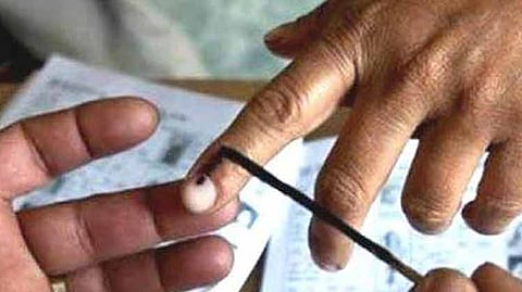 Solapur Loksabha Election : लिंगायत, धनगर समाजाचे मतदान विजयात निर्णायक