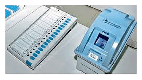 Vidhan Sabha 2019 : पुरुषांपेक्षा ठरणार महिला वरचढ