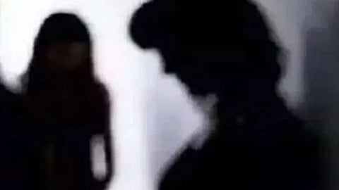 लॉकडाउनमध्ये तिची होतेय घुसमट; मासिक धर्मावरून स्त्रियांचा कोंडमारा