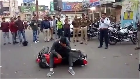traffic police issued challan youth started crying