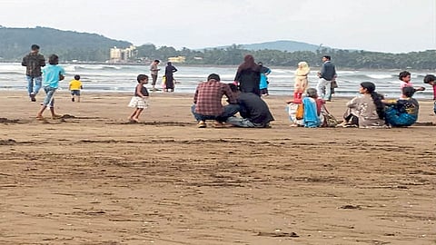 businessman or sole traders in sea shore in ratnagiri increased day by day in ratnagiri after corona