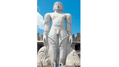 अखंड शिलेतून कोरलेली एकमेव मूर्ती