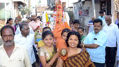 Ex MP Raju Shetti Comment In Nimshirgaon Rural Literature Conference