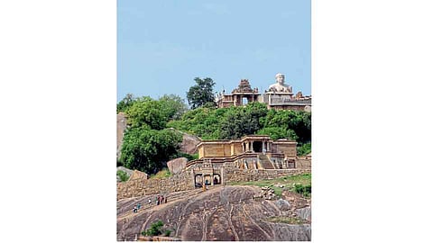 त्याग आणि शांतीची एकमेवाद्वितीय महामूर्ती