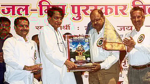 'रेल्वेच्या जमिनींवरील जलस्रोत पुनरुज्जीवित करणार'