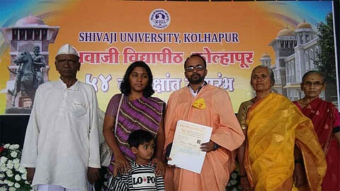 कॅन्सरशी सामना करत मिळवली पी. एचडी.