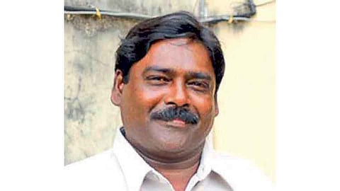 ट्रॉलर्स मालक संघटनेच्या अध्यक्षपदाचा तोडणकर यांचा राजीनामा