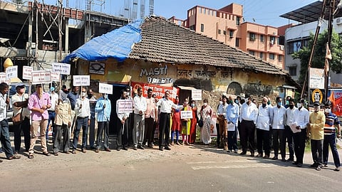 रायगडमध्ये सरकारी कामे ठप्प! 15 हजार कर्मचारी संपात सहभागी; नागरिकांचे हाल
