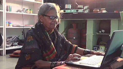 ७६ वर्षांच्या आजींच्या ब्लॉगचे वाचक सहा लाख