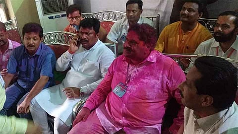 धनंजय महाडिक यांना नडली सोयीची भूमिका