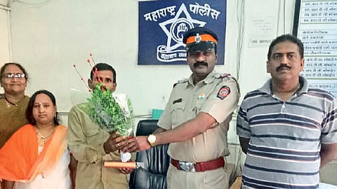 रिक्षाचालकाकडून दीड लाखांचे दागिने परत