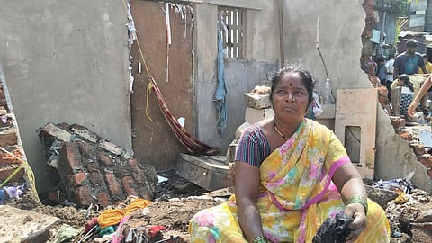 कालवा नव्हं; आमचं नशीबच फुटलं !