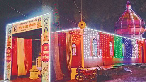 रोषणाईने उजळले शहर