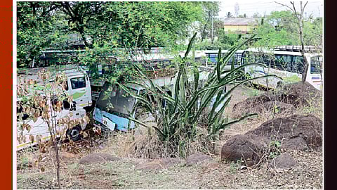 उद्यानाच्या जागेवर अतिक्रमण