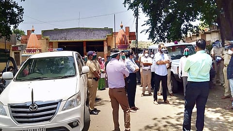जिल्हाधिकाऱ्यांनी दिला म्हासोली ग्रामस्थांना कानमंत्र