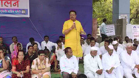 दुष्काळ जाहीर करण्यासाठी भीक मागावी लागते : माने