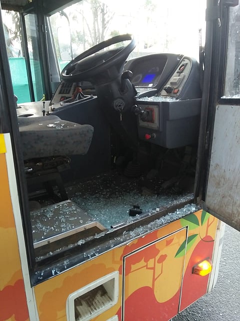 बंदला गालबोट औरंगाबादेत सिटी बसवर दगडफेक