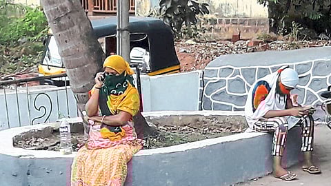 Oppose To Stay Mother And Girl In Home Who Came From Gujrat