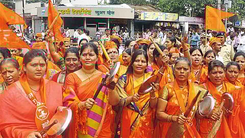 #MarathaKrantiMorcha इचलकरंजीत महिलांचा थाळीनाद मोर्चा