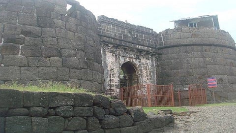 संग्रहित