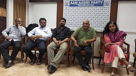 aap protest against Insult of constitution