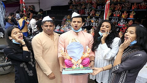 A simple welcome by devotees of beloved Ganarayaa in pimpri